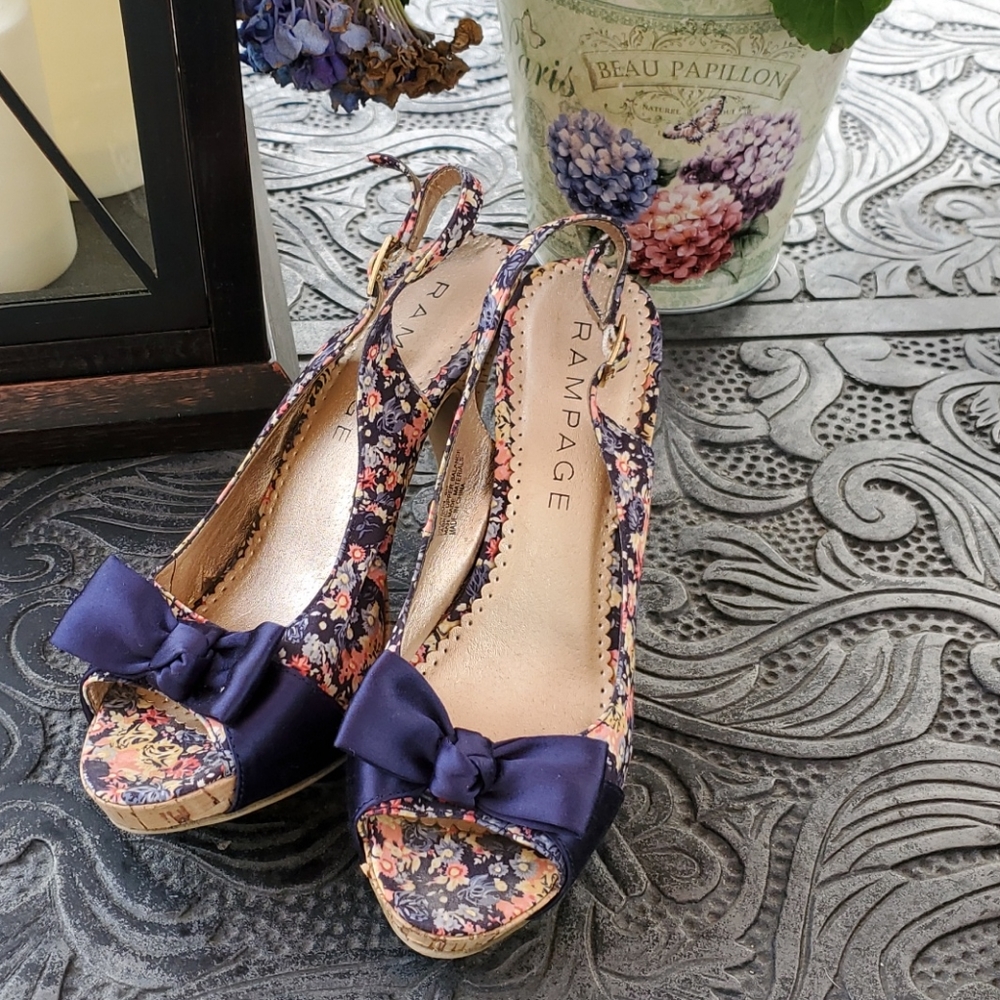 Summer sandals in blue floral and cork
